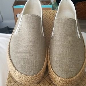 Penguin burlap material shoes in size 11